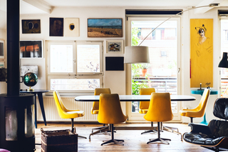 Studio Meetingtable